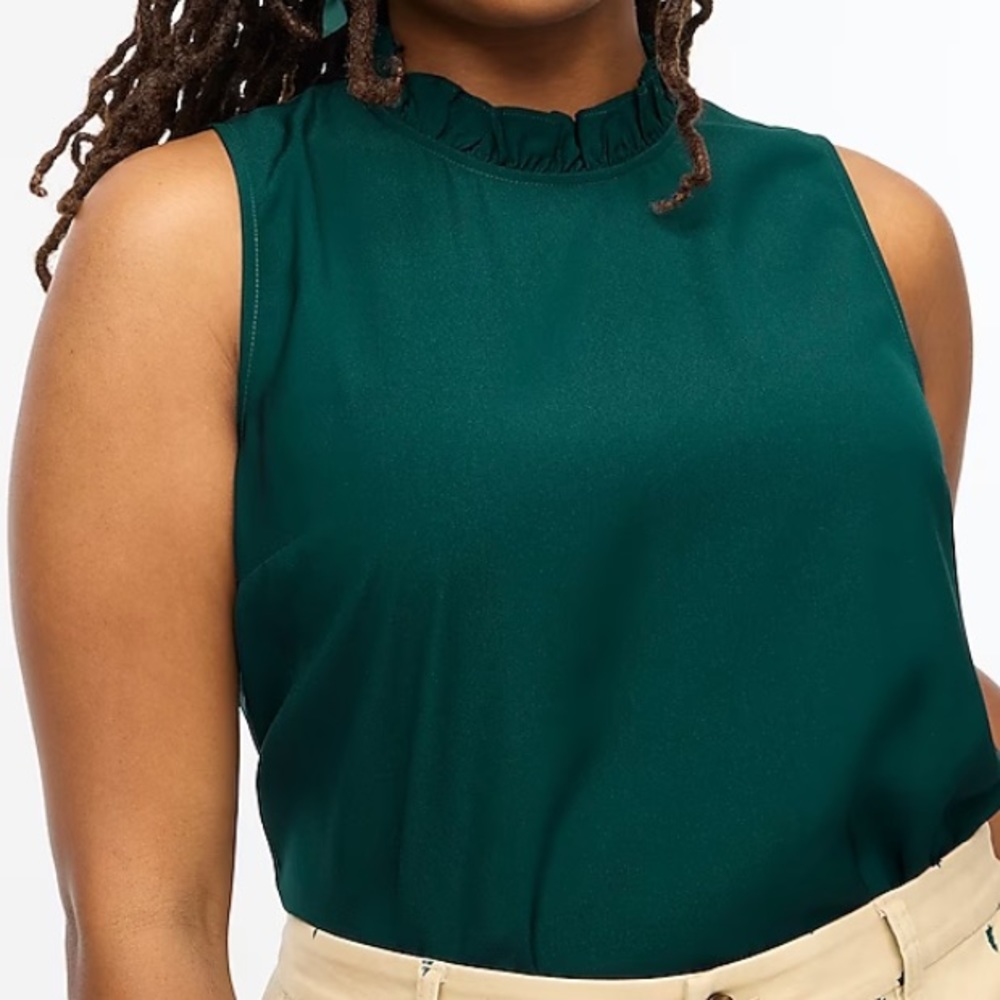 Ruffleneck bow-back top
